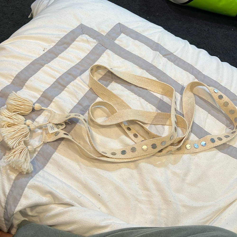 Aerie wrap around belt in cream